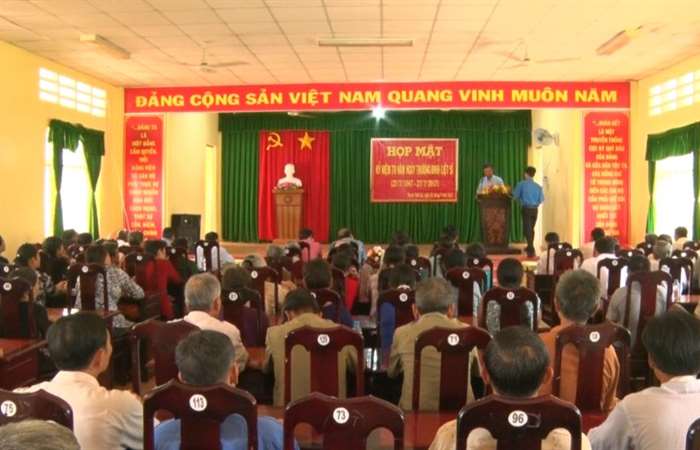 Huyện Trần Đề tổ chức họp mặt các gia đình chính sách.