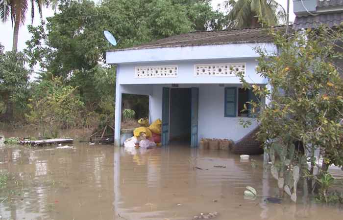 40 hộ dân phường 7, Thành phố Sóc Trăng sống chung với nước