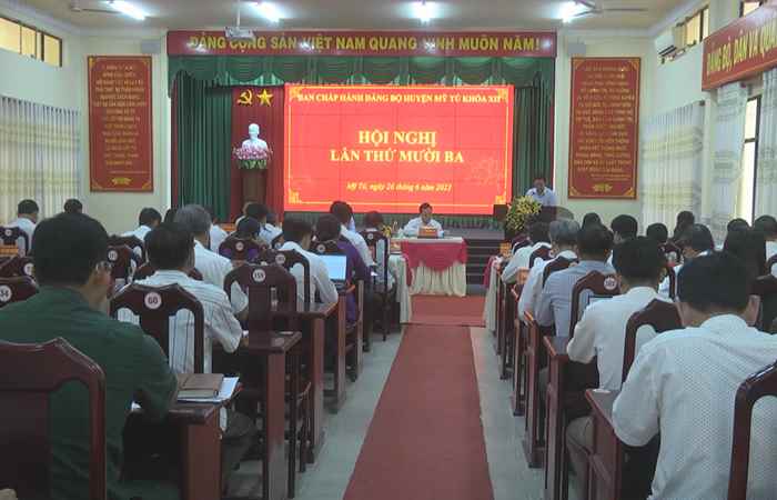 Mỹ Tú: Ban Chấp hành Đảng bộ huyện hội nghị lần thứ 13