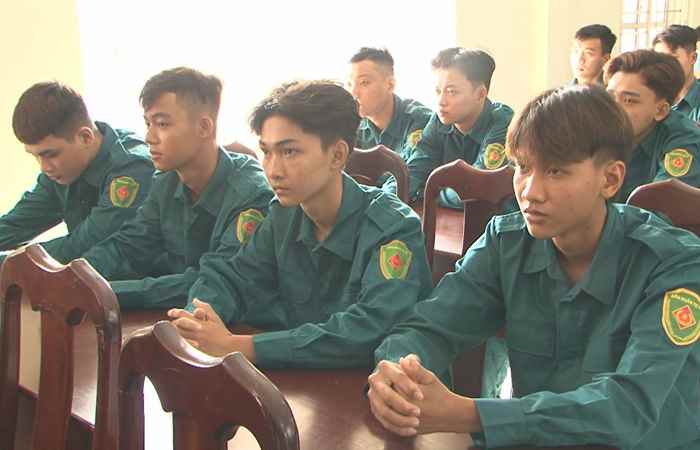 Ban Chỉ huy Quân sự huyện Long Phú huấn luyện Dân - Quân cơ động năm 2023