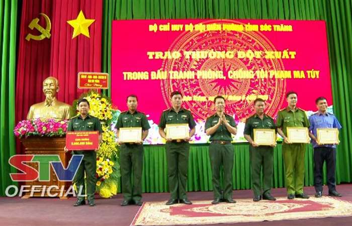 Bộ đội Biên phòng Sóc Trăng trao thưởng đột xuất trong đấu tranh phòng, chống tội phạm ma túy