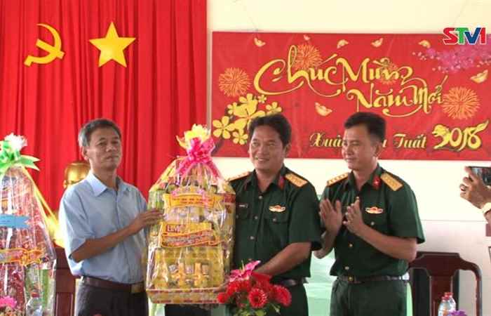 Chủ tịch HĐND tỉnh Sóc Trăng chúc tết tại huyện Mỹ Tú