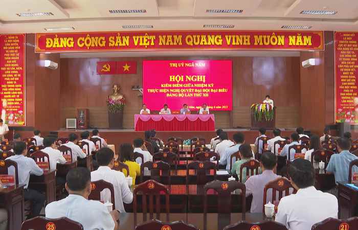 Thị ủy Ngã Năm sơ kết tình hình kinh tế-xã hội giữa nhiệm kỳ 2020-2025