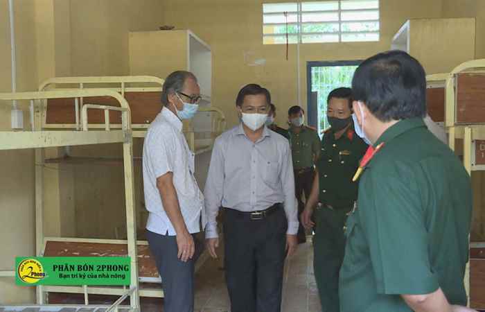 Chủ tịch UBND tỉnh Sóc Trăng kiểm tra các địa điểm phòng chống dịch Covid-19  