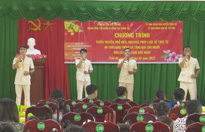 Công an Sóc Trăng tuyên truyền, phổ biến giáo dục pháp luật