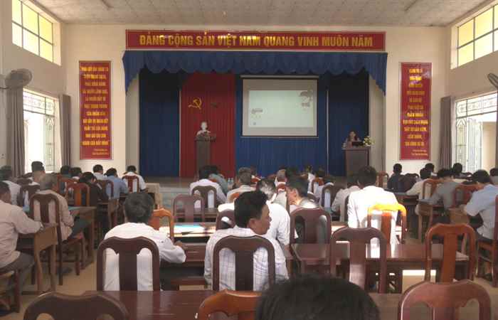 Cù Lao Dung: bồi dưỡng lý luận chính trị, nghiệp vụ cho cán bộ Chi, Tổ hội 