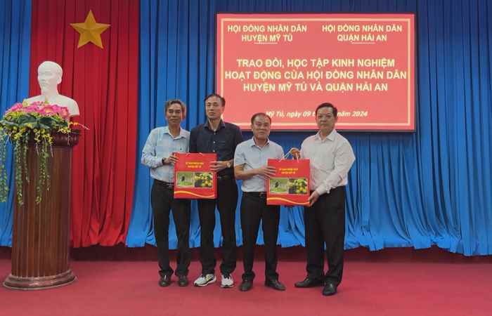 Mỹ Tú: Đoàn công tác Thường trực HĐND quận Hải An, thành phố Hải Phòng đến giao lưu, trao đổi kinh nghiệm  
