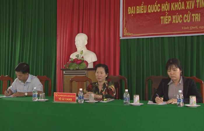 Đoàn đại biểu Quốc hội tỉnh Sóc Trăng tiếp xúc cử tri xã Vĩnh Quới