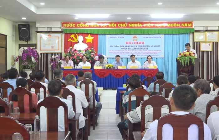 Đối thoại giữa lãnh đạo UBND huyện Mỹ Xuyên với hội viên nông dân