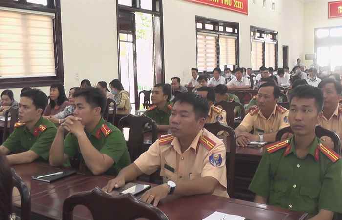 Thạnh Trị triển khai Nghị quyết TW 6 cho Đảng viên