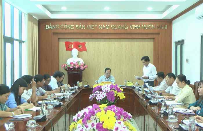 Huyện ủy Mỹ Xuyên làm việc định kỳ với các cơ quan tham mưu giúp việc  