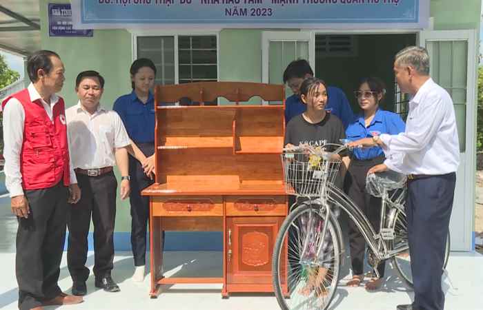 Kế Sách bàn giao nhà tình thương cho hộ nghèo xã Thới An Hội
