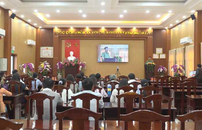 Mỹ Xuyên: Bồi dưỡng kiến thức quốc phòng và an ninh cho đối tượng 4 