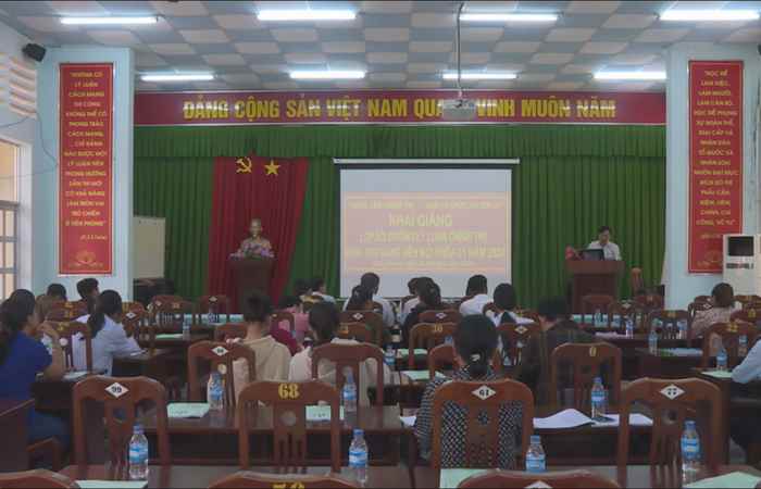 Châu Thành: Bồi dưỡng lý luận chính trị cho Đảng viên mới