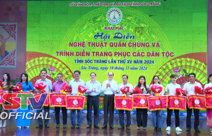 Khai mạc Hội diễn Nghệ thuật quần chúng và Trình diễn trang phục các dân tộc tỉnh Sóc Trăng lần thứ XV