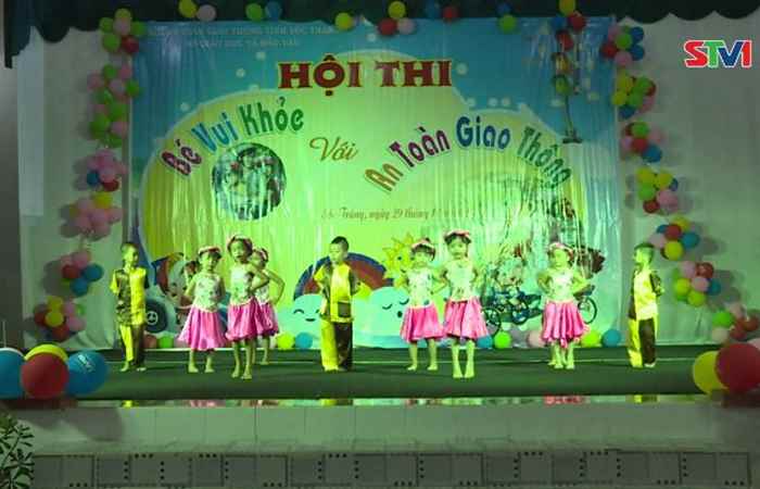 Khai mạc hội thi Bé vui khỏe với nn toàn giao thông  