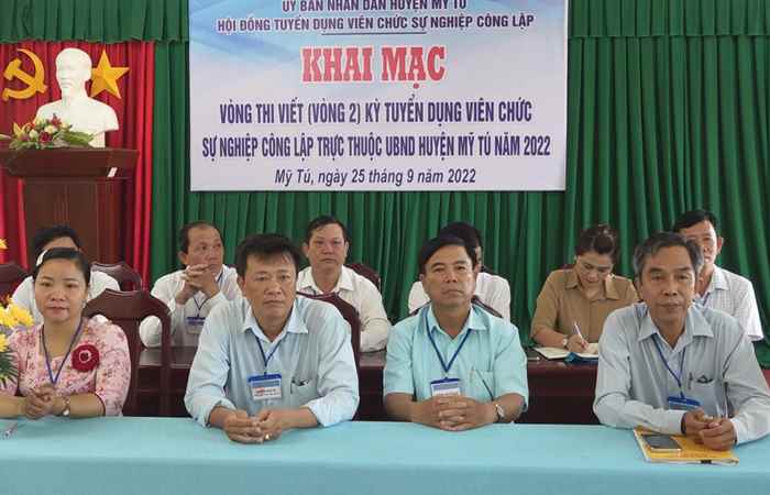 Mỹ Tú khai mạc Kỳ thi tuyển dụng viên chức sự nghiệp công lập năm 2022