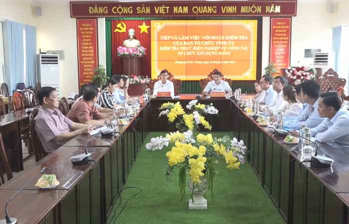 Ban Tổ chức Tỉnh uỷ kiểm tra việc thực hiện nghiệp vụ công tác tổ chức xây dựng Đảng tại thành ủy Sóc Trăng