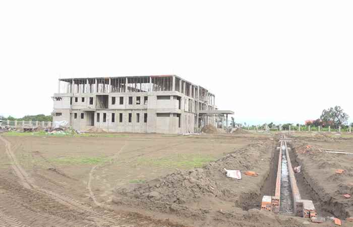 Kiểm tra tiến độ xây dựng Khu hành chính huyện Mỹ Xuyên