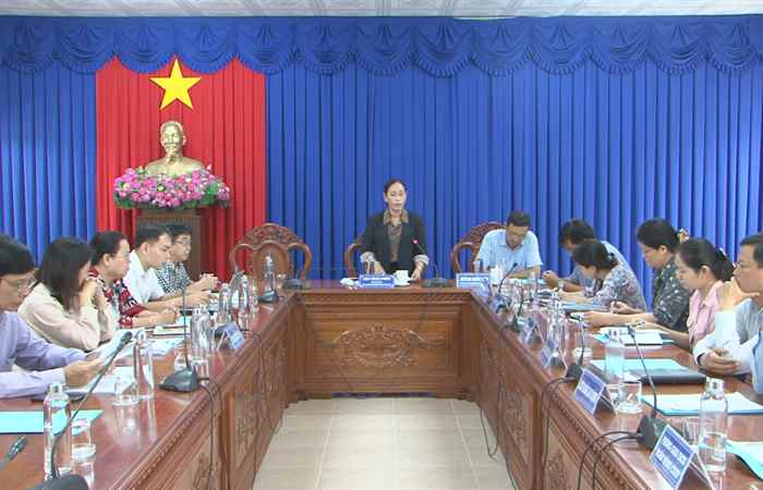 Kiểm tra tình hình thi hành pháp luật về lao động, việc làm tại Long Phú