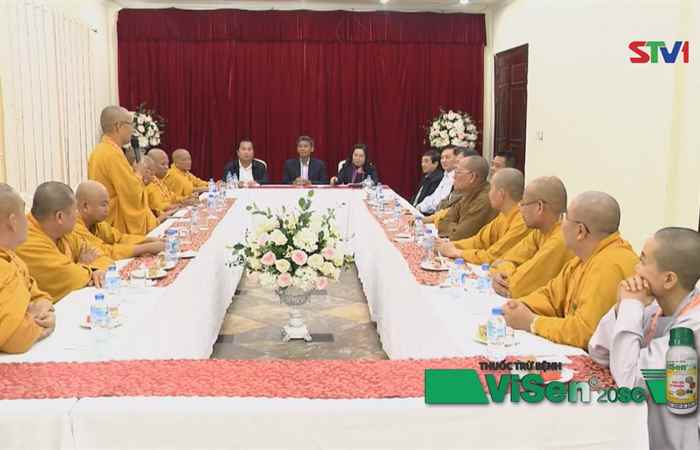 Lãnh đạo UBND và ĐBQH tỉnh Sóc Trăng tiếp đại biểu dự Đại hội Phật giáo Trung ương