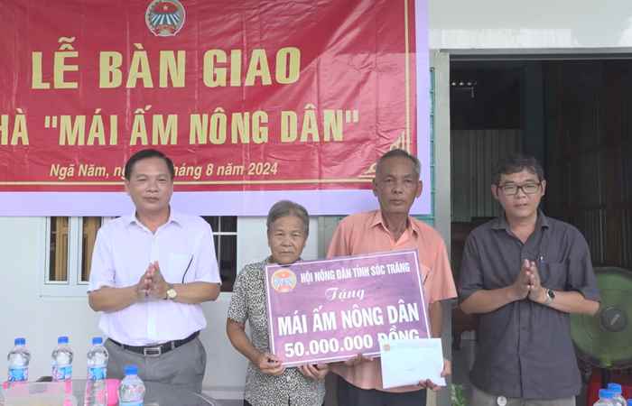 Ngã Năm: Hội Nông dân tỉnh Sóc Trăng bàn giao nhà “Mái ấm nông dân”