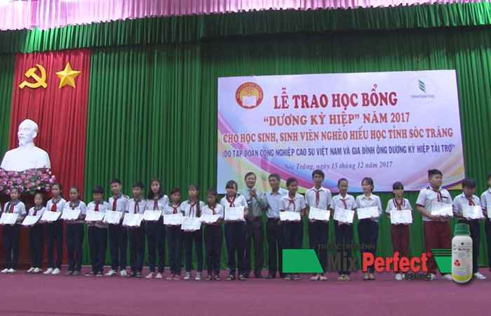 Lễ trao học bổng Dương Kỳ Hiệp năm 2017

