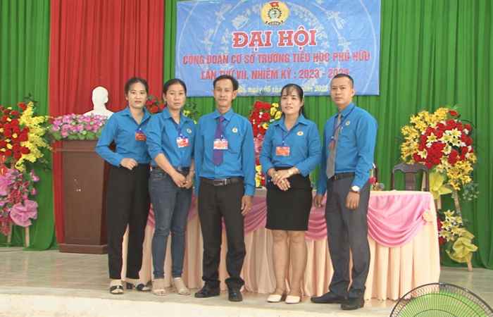 Long Phú: Đại hội điểm Công đoàn cơ sở trường Tiểu học Phú Hữu  