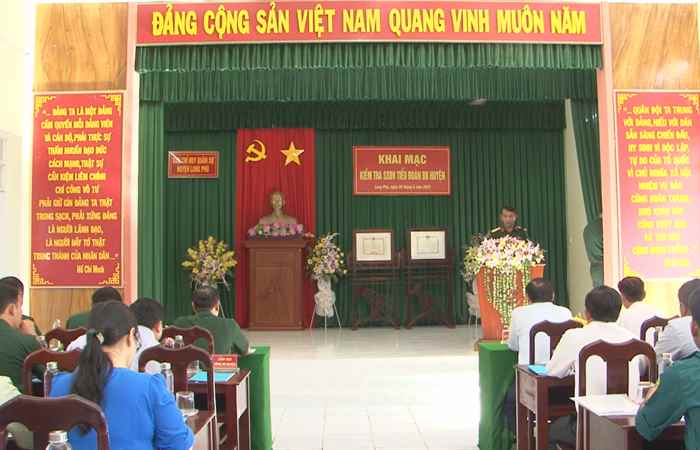 Long Phú kiểm tra sẵn sàng dự bị động viên năm 2023