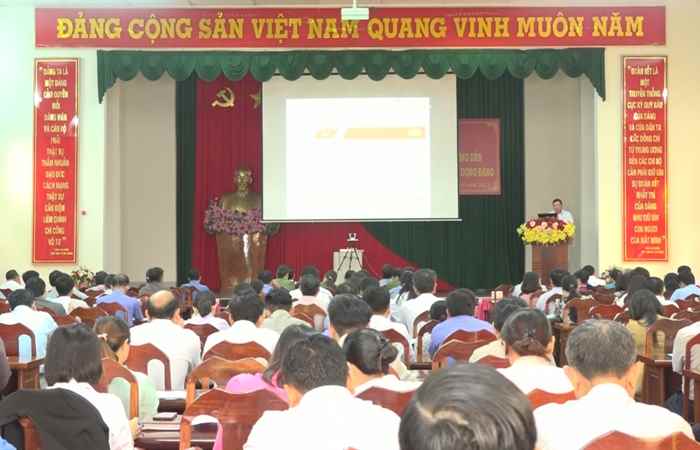 Long Phú triển khai các quy định, hướng dẫn của Trung ương về công tác xây dựng Đảng