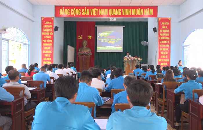 Long Phú tập huấn nghiệp vụ cán bộ Công đoàn năm 2024
