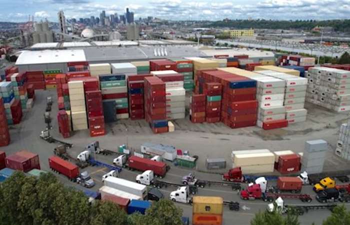 Mỹ đặt điều kiện miễn thuế với ô tô Canada và Mexico