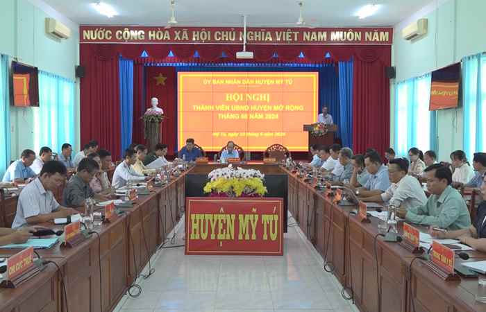 Mỹ Tú: UBND huyện sơ kết tình hình kinh tế - xã hội tháng 8 năm 2024