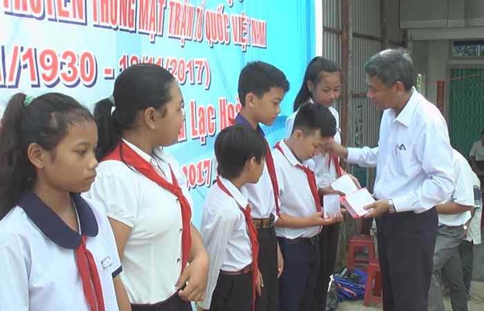 Ngày hội Đại đoàn kết toàn dân tộc tại khu dân cư ấp Đại Bái A, xã Lạc Hòa, thị xã Vĩnh Châu