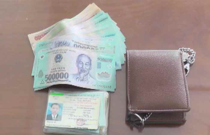 Nhặt được của rơi