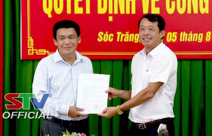 Ông Lâm Hoàng Mẫu phụ trách điều hành hoạt động của Ban Dân tộc tỉnh Sóc Trăng