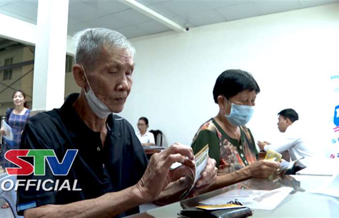 Sóc Trăng khẩn trương chi trả lương hưu, trợ cấp BHXH và trợ cấp hàng tháng theo mức điều chỉnh mới