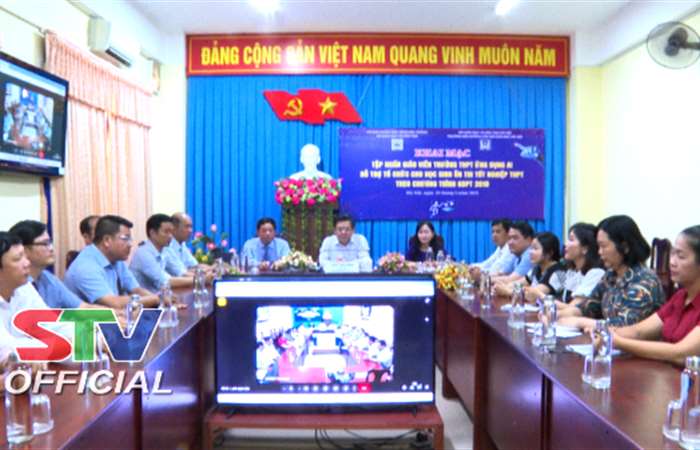 Sóc Trăng tập huấn ứng dụng AI hỗ trợ tổ chức cho học sinh ôn thi Tốt nghiệp THPT năm 2025