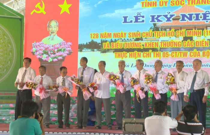 Sóc Trăng tổ chức Lễ kỷ niệm 128 năm ngày sinh Chủ tịch Hồ Chí Minh  