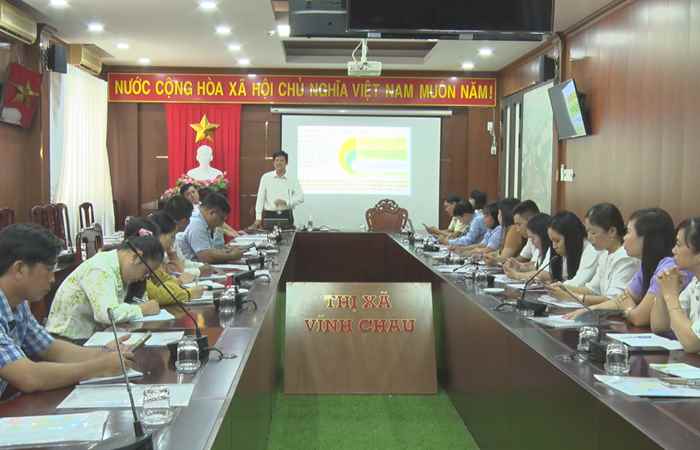 Vĩnh Châu: Tập huấn Tiểu dự án “Giảm nghèo về thông tin” 