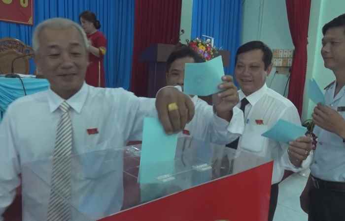 Thường trực Hội đồng nhân dân huyện Mỹ Tú, tổ chức Kỳ họp lần thứ 6, khóa XI, nhiệm kỳ 2016-2021