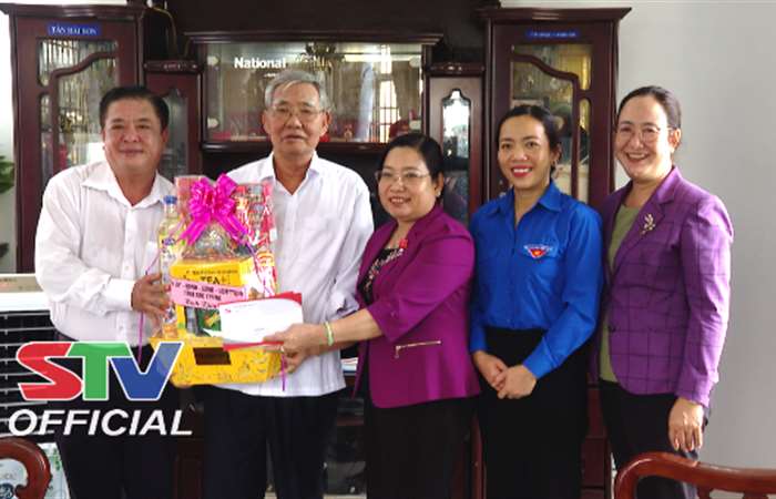 Thường trực Tỉnh ủy Sóc Trăng thăm, tặng quà Thương binh, gia đình người có công với Cách mạng tại TX. Vĩnh Châu