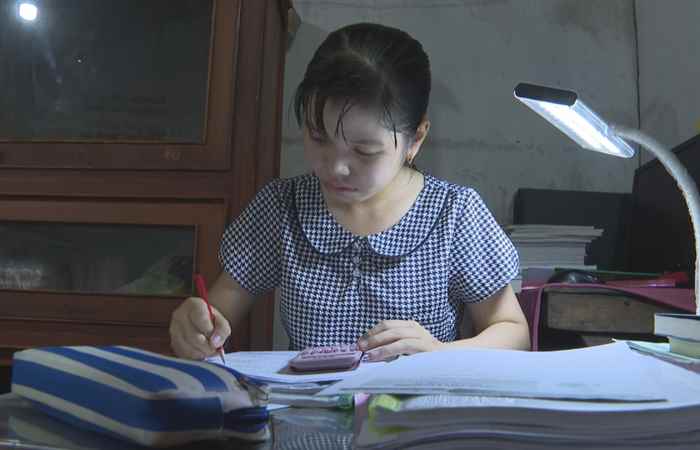 Tiếp bước Thảo Trang đến trường (04-06-2022)