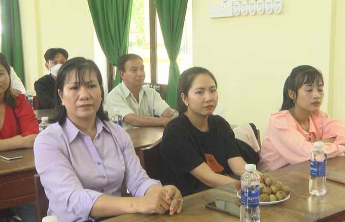 Mỹ Xuyên bế giảng lớp bồi dưỡng nhận thức về Đảng khóa II năm 2023