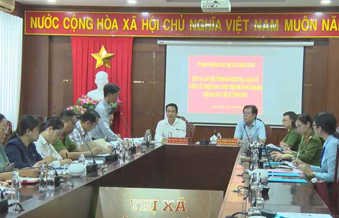 Kiểm tra, giám sát công tác triển khai, thực hiện Đề án 06 trên địa bàn thị xã Vĩnh Châu