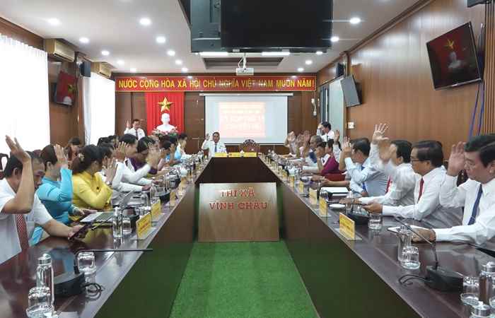 Hội đồng nhân dân TX.Vĩnh Châu tổ chức kỳ họp chuyên đề