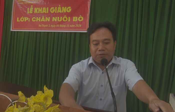 Khai giảng lớp tập huấn chăn nuôi bò khóa 7
