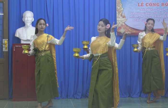 Thành lập các câu lạc bộ văn hóa, văn nghệ xã Phú Tân