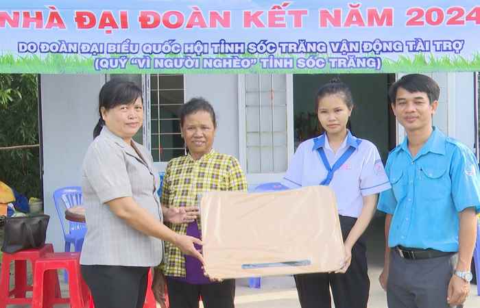 Tỉnh đoàn Sóc Trăng bàn giao nhà Đại đoàn kết