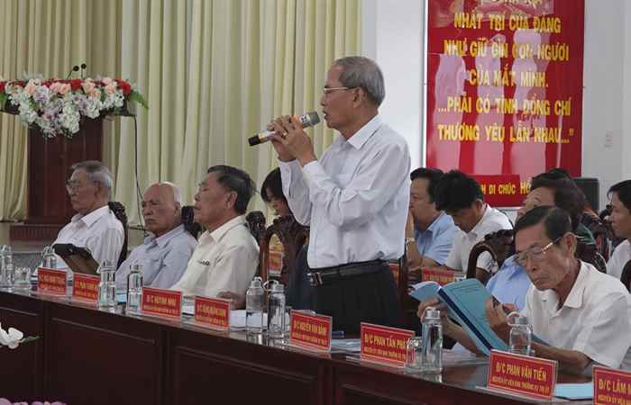 Thị ủy Vĩnh Châu tổ chức họp mặt cán bộ chủ chốt qua các thời kỳ